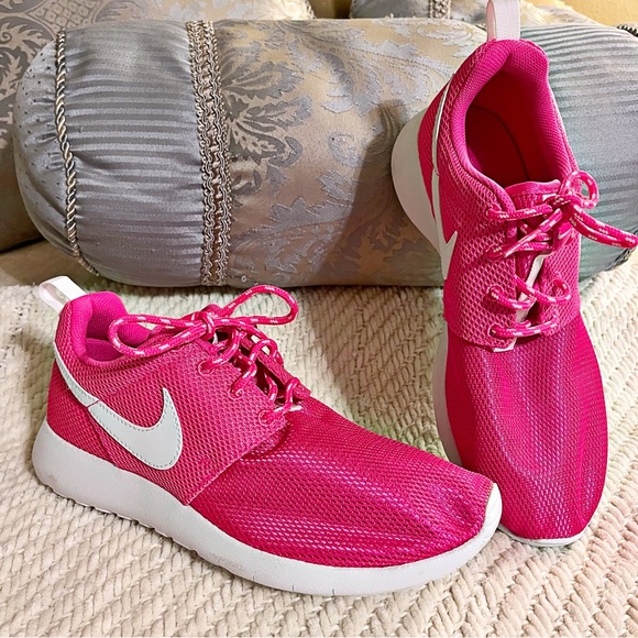 NIB Nike Roche One Hot Pink Blast Running Shoes Size 7.5 - Picture 3 of 7